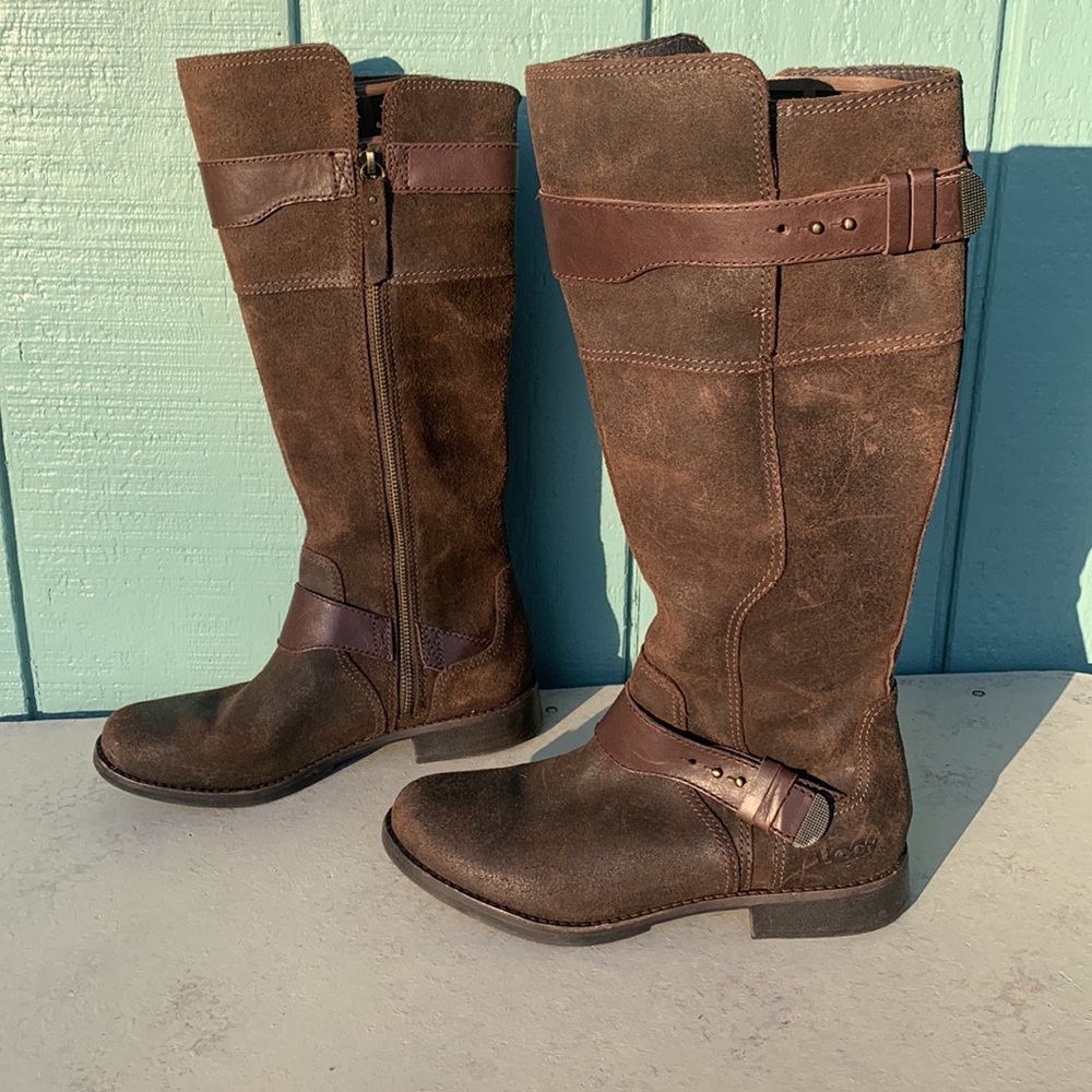 UGG tall boot brown 1007671